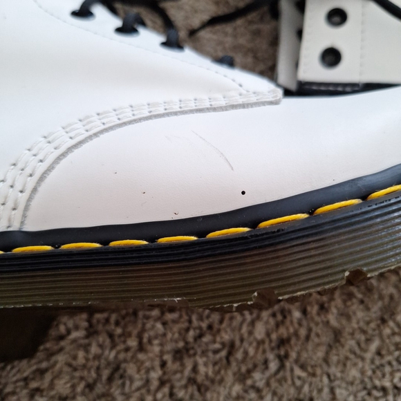 Dr. Martens Boots Womens Sz 10 White 11821 Smooth Leather Combat 42 Doc Grunge - Picture 8 of 14